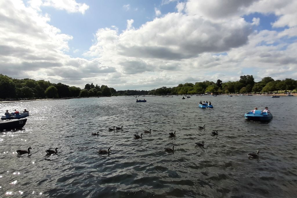 One of London's most popular and beautiful parks: Hyde Park.